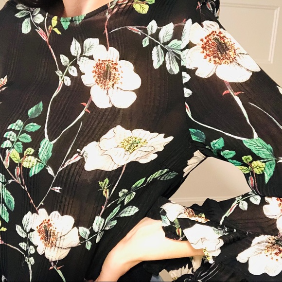 H&M | Floral Sheer Blouse w/ Bell Sleeves - Picture 3 of 8